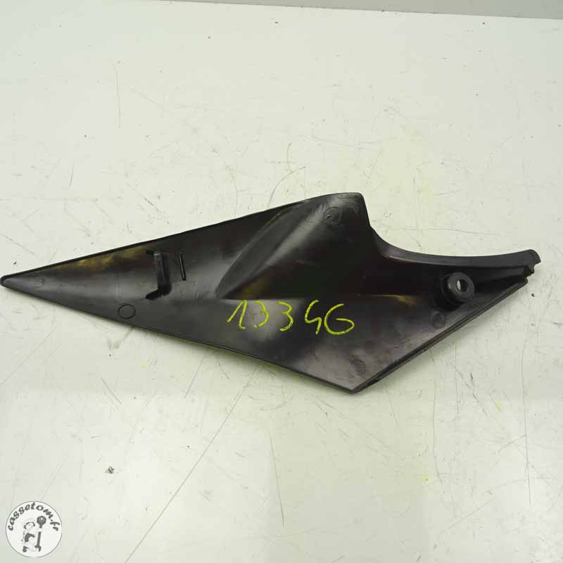 Carénage droit sous résevoir  Suzuki 750 gsx-r 2007
