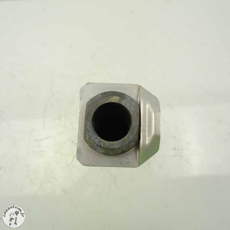 Axe de roue arrière  Suzuki 750 gsx-r 2007