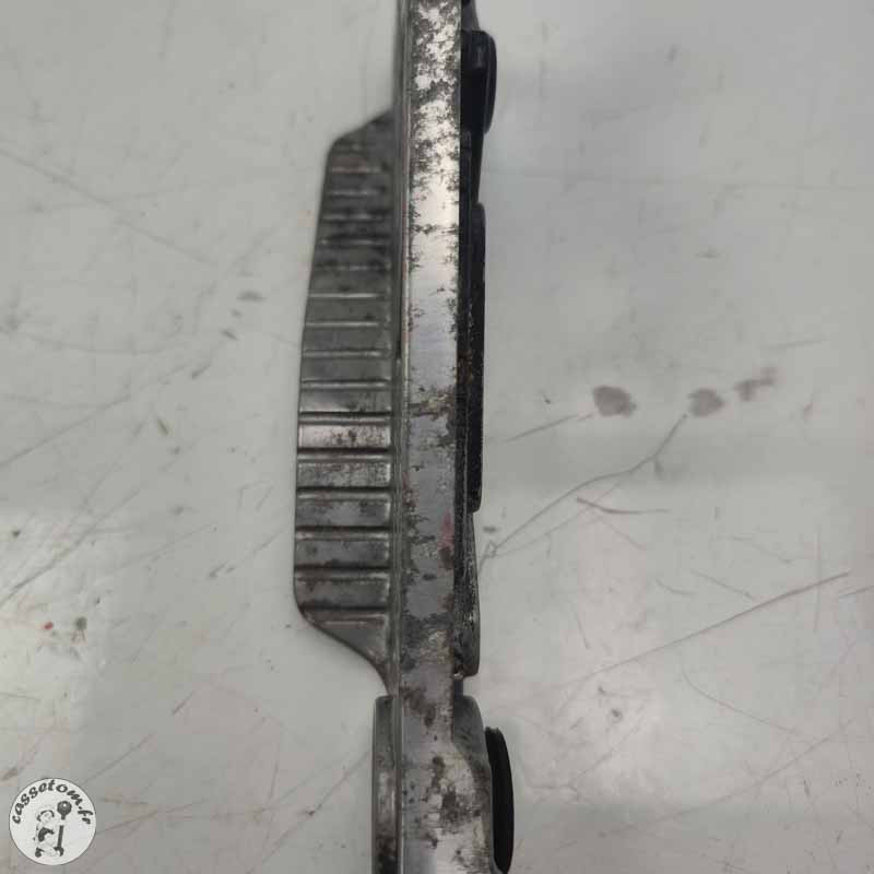Platine arrière gauche + repose pied  Yamaha 750 fzx 1991