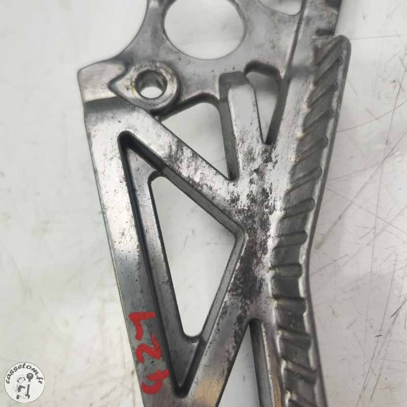 Platine arrière droite + repose pied  Yamaha 750 fzx 1991
