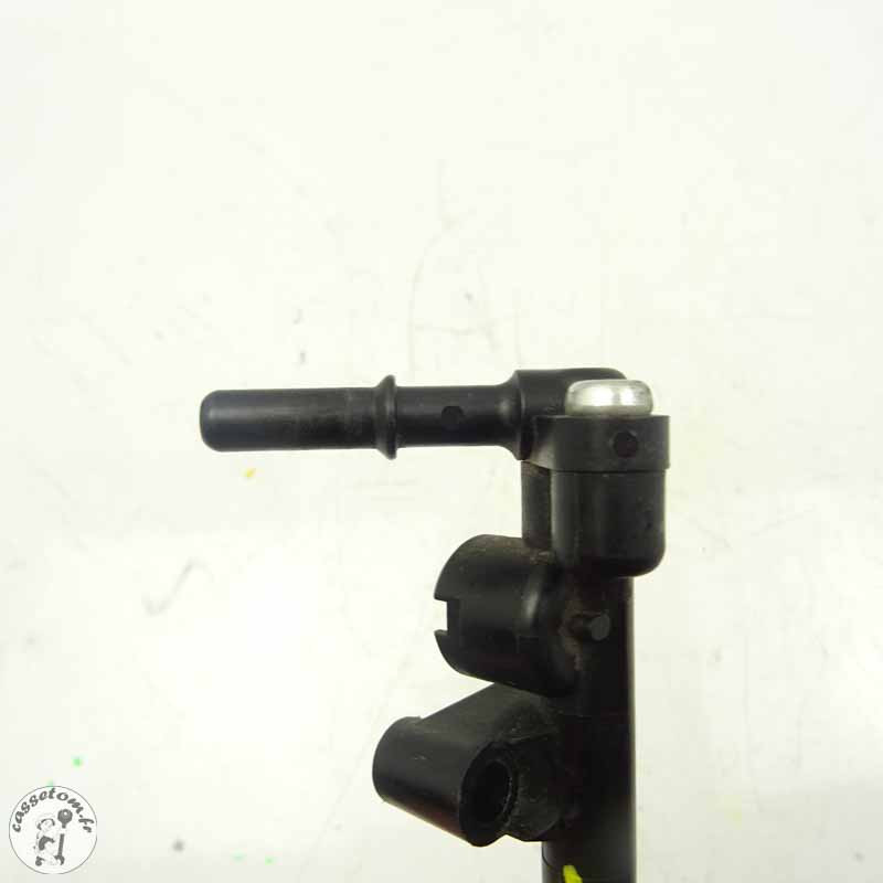 Durite rigide des injecteurs Triumph 675 street triple 2008