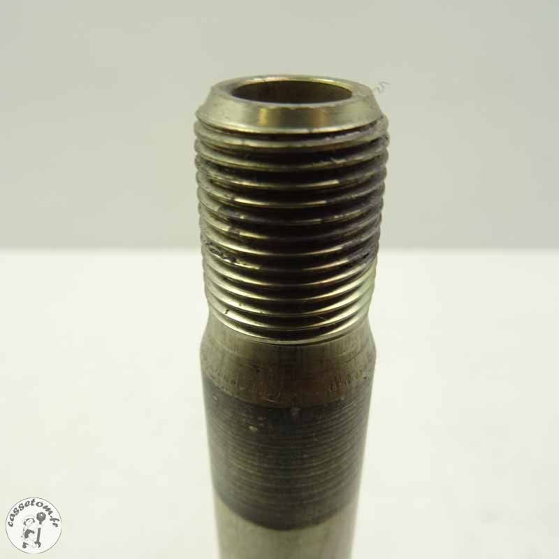 Axe de roue avant  Triumph 675 street triple 2008