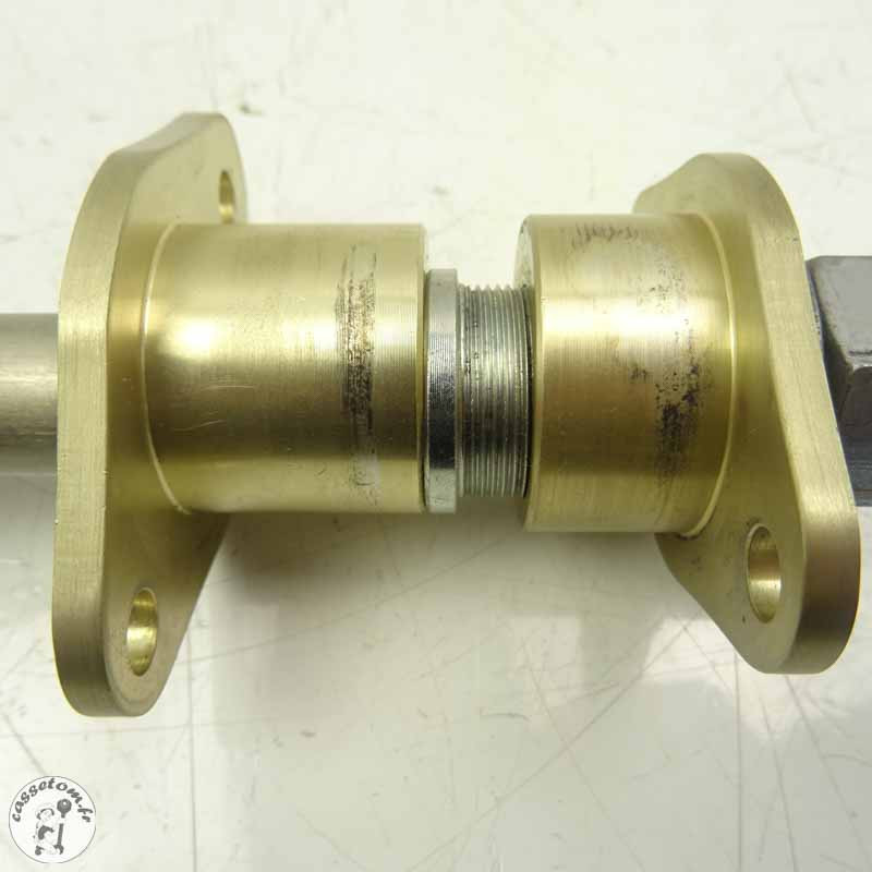 Axe de bras oscillant  Triumph 675 street triple 2008