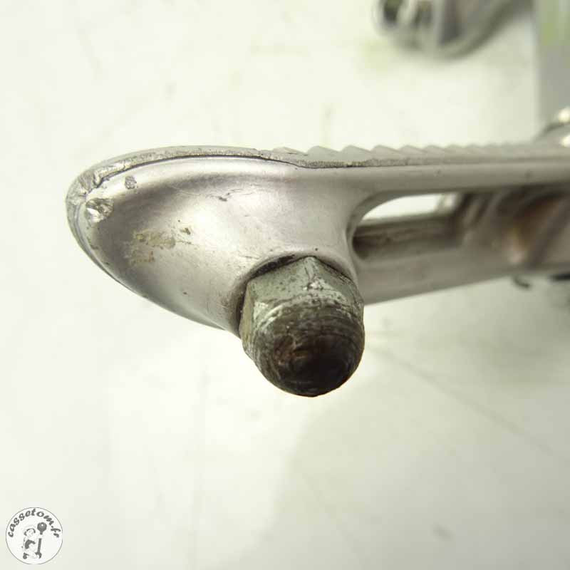 Platine + repose pied avant gauche  Triumph 675 street triple 2008