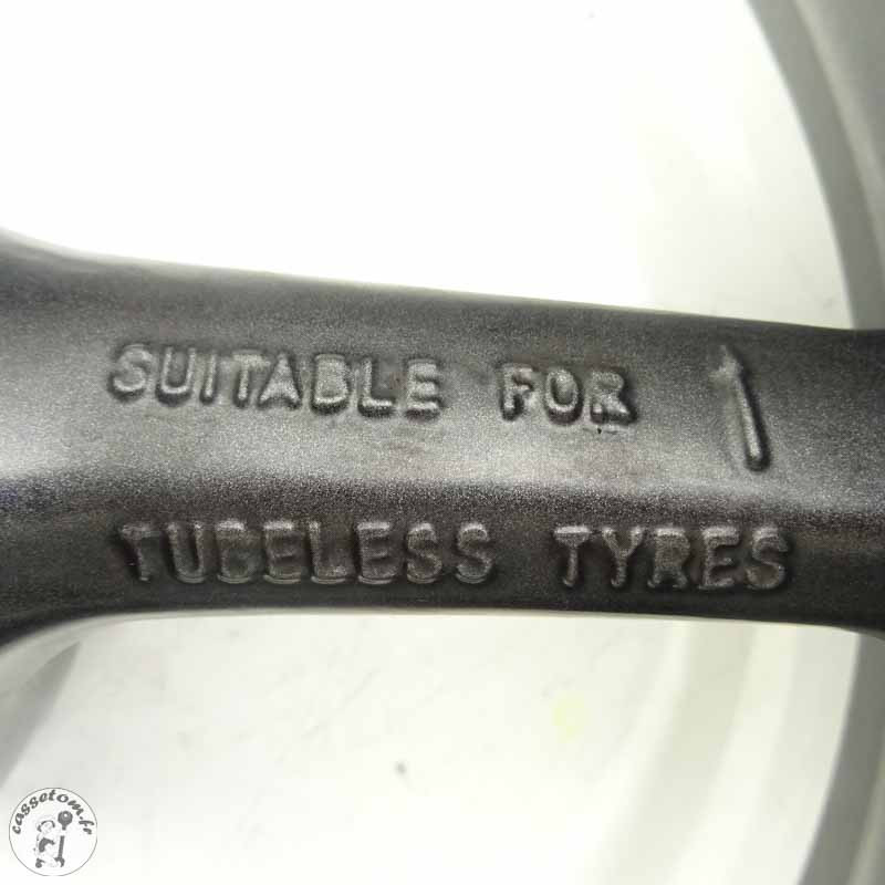 Jante arrière  Triumph 675 street triple 2008