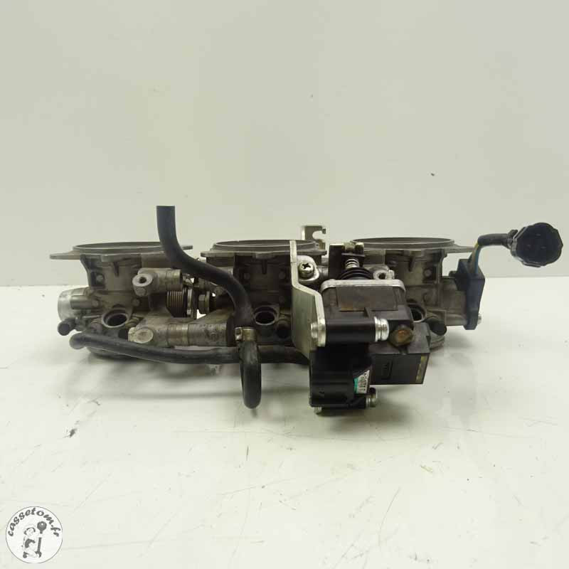 Rampe d'injection  Triumph 675 street triple 2008