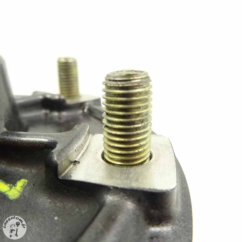 Porte couronne  Triumph 675 street triple 2008