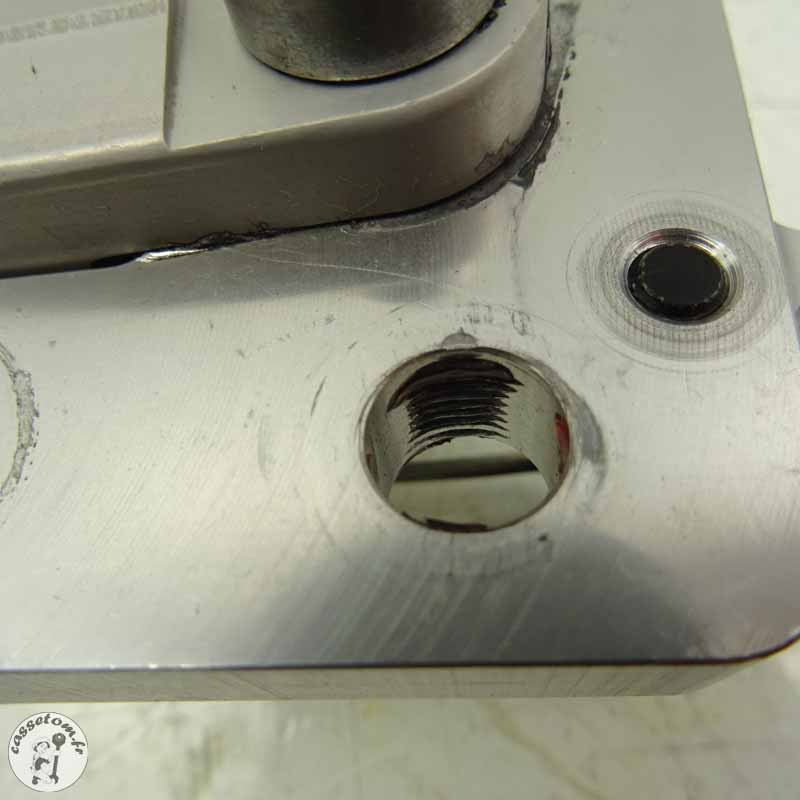 Béquille latérale Triumph 675 Street Triple 2008 | CasseTom