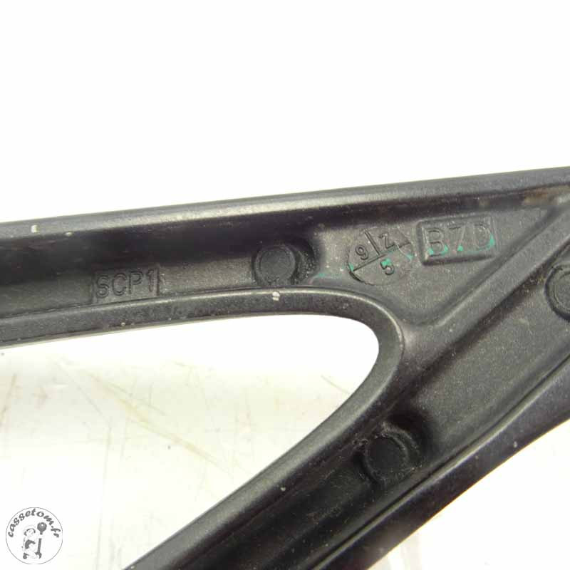 Platine repose pied arrière gauche  Yamaha 125 MT 2020