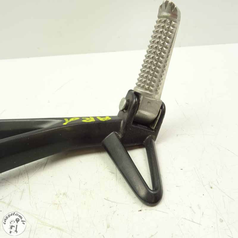 Platine repose pied arrière droite  Yamaha 125 MT 2020