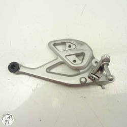 Platine avant droite + repose pied Yamaha 125 MT 2020