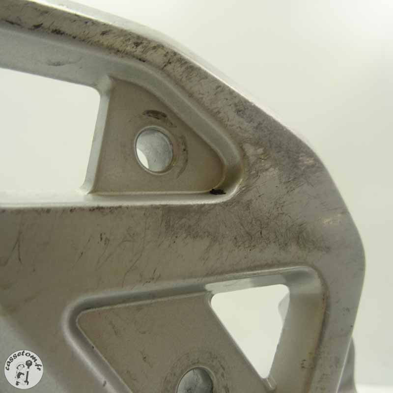 Platine avant droite + repose pied Yamaha 125 MT 2020