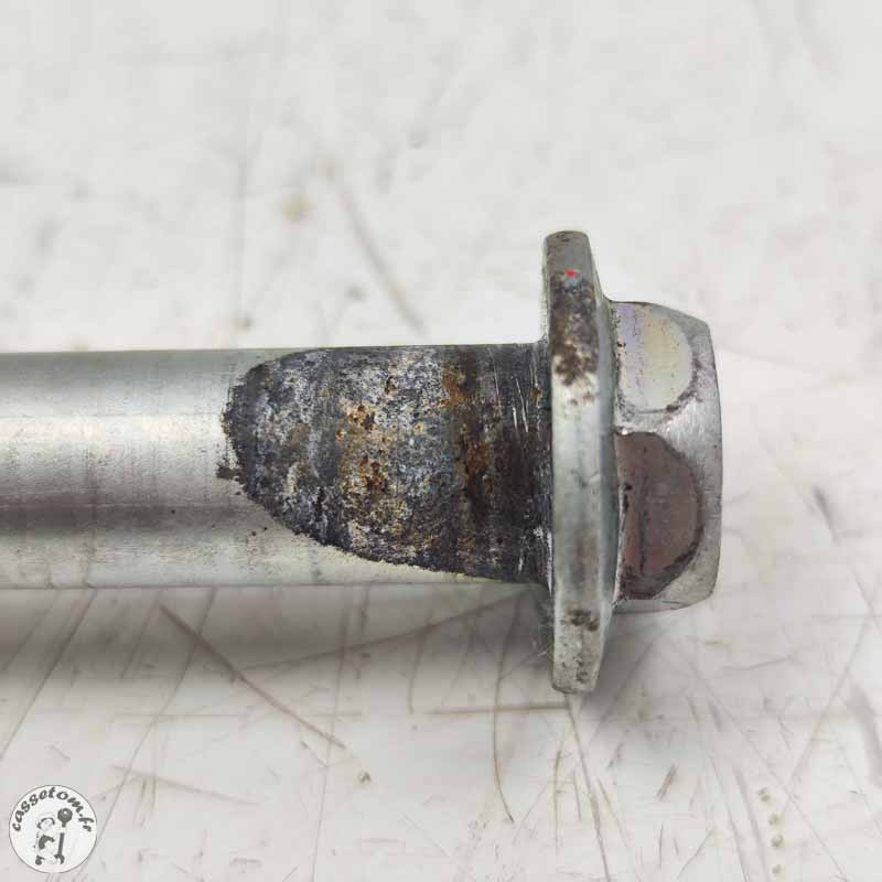 Axe de bras oscillant  Honda 125 varadero xlv 2001