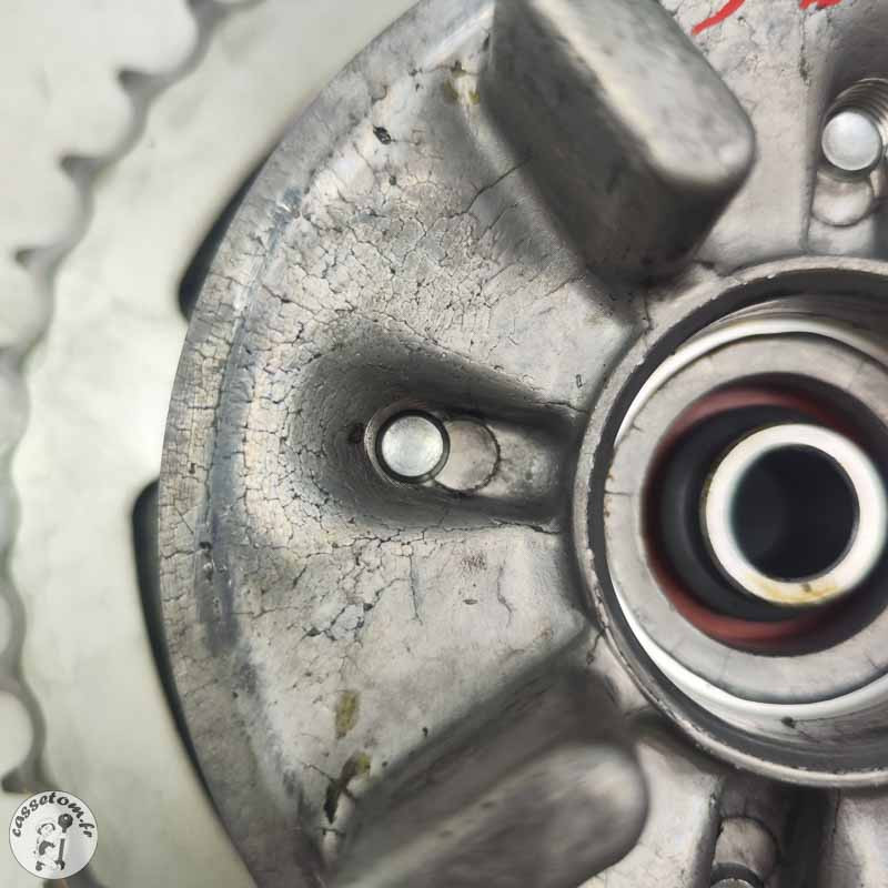 Porte couronne + couronne  Honda 125 varadero xlv 2001