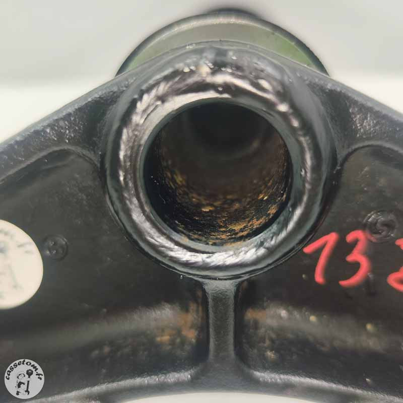 Té de fourche inferieur  Honda 125 varadero xlv 2001