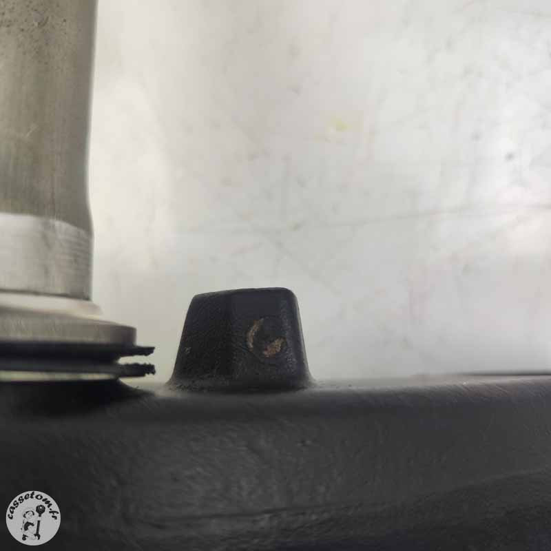 Té de fourche inferieur  Honda 125 varadero xlv 2001