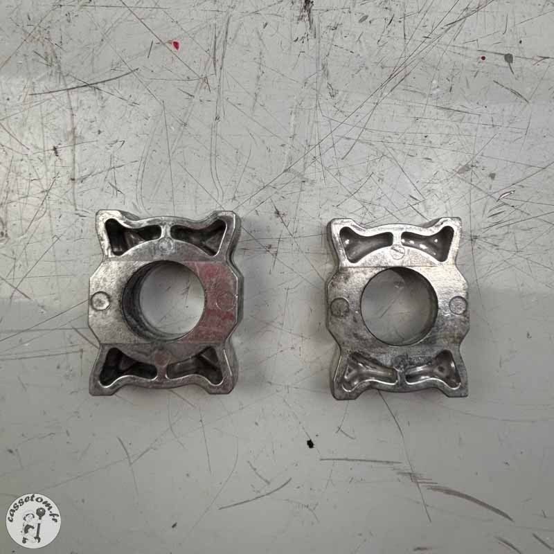 Axe de roue arrière  Aprilia 660 rs 2024