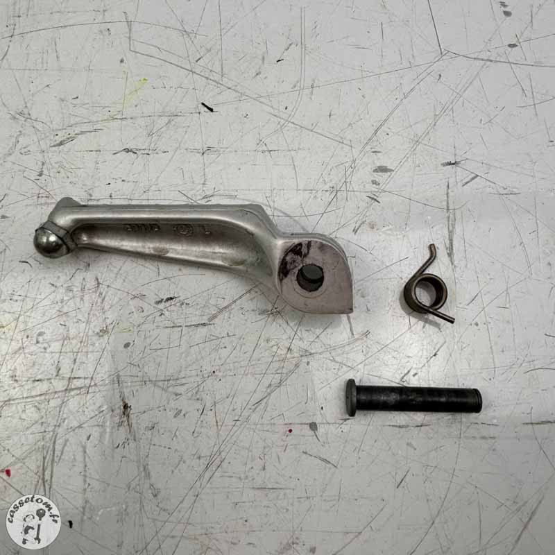 Repose pied avant gauche  Aprilia 660 rs 2024