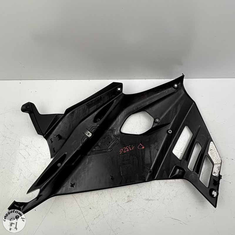Dessous de  flanc de carénage avant droit Aprilia 660 rs 2024