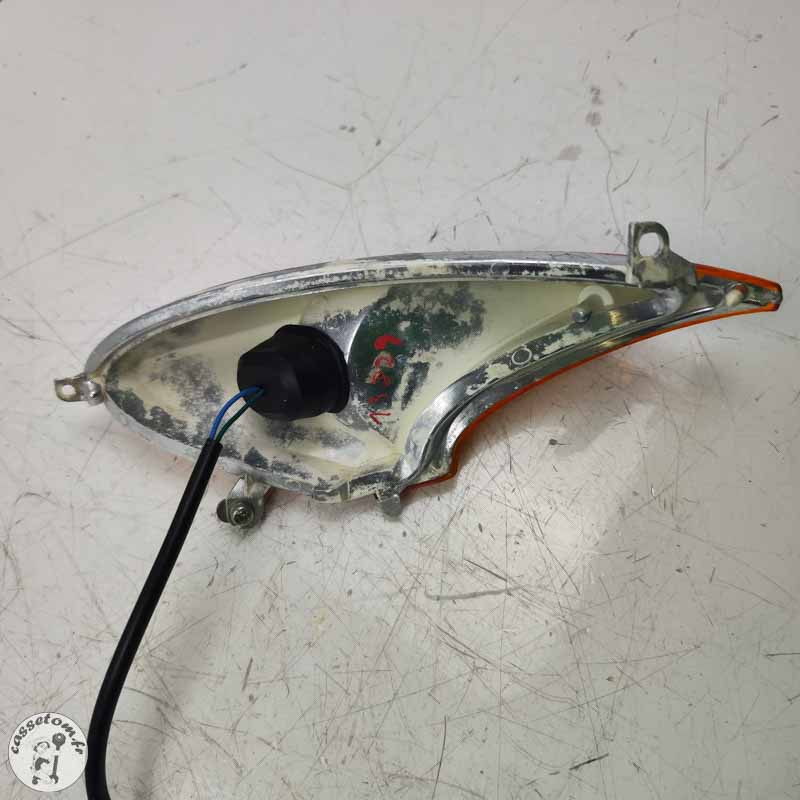 Clignotant arrière droit  Honda 125 varadero xlv 2001