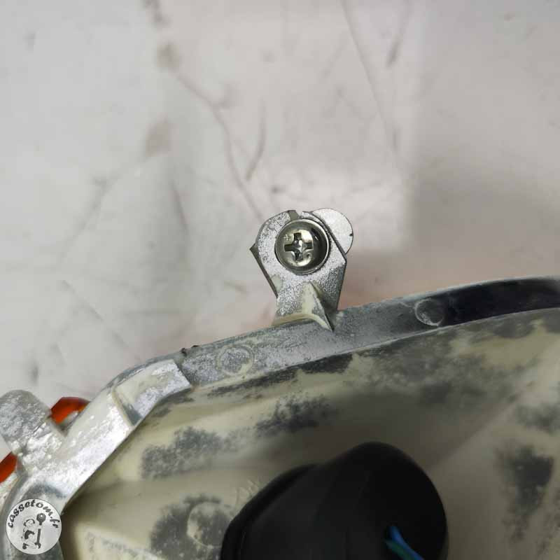 Clignotant arrière droit  Honda 125 varadero xlv 2001