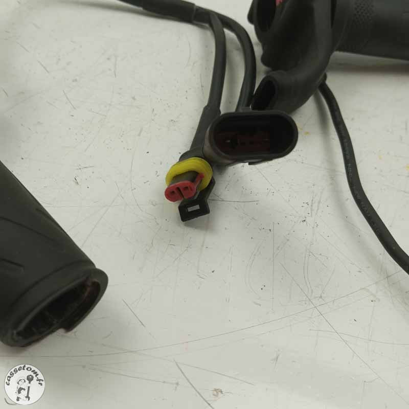 Poignée de gaz + poignée gauche   Yamaha 700 Mt-07 2018