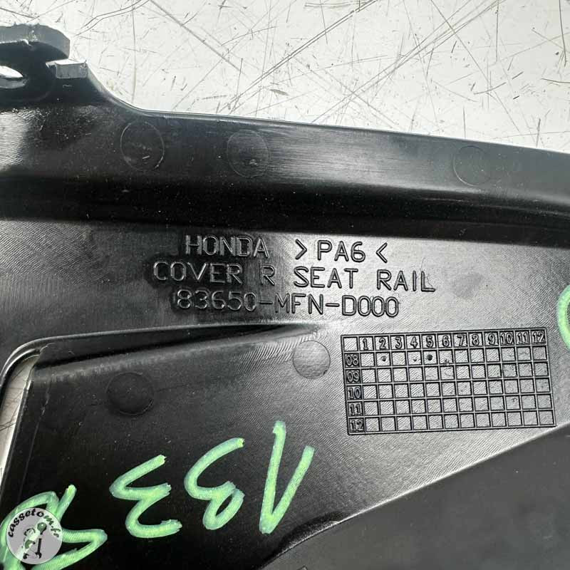 Carénage sous selle droit  Honda 1000 CB1000R 2008