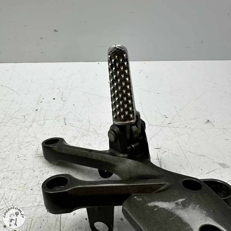 Platine avec repose pied avant droit  Honda 1000 CB1000R 2008