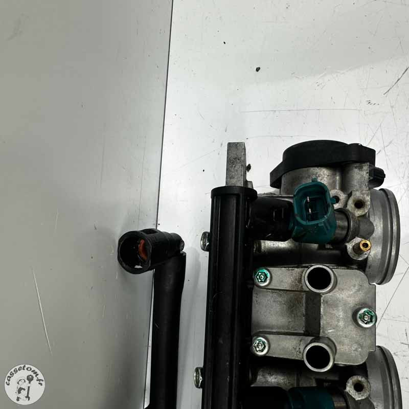 Rampe d'injection avec durite à essence  Honda 1000 CB1000R 2008