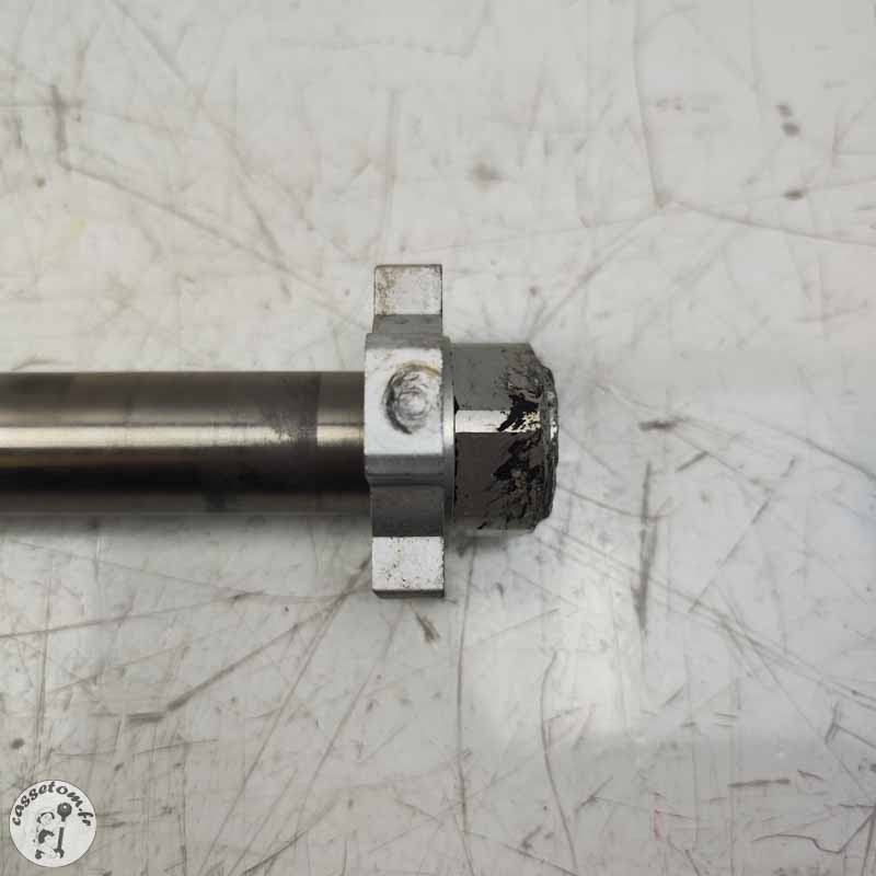 Axe de roue arrière  KTM 690 smc-r 2021