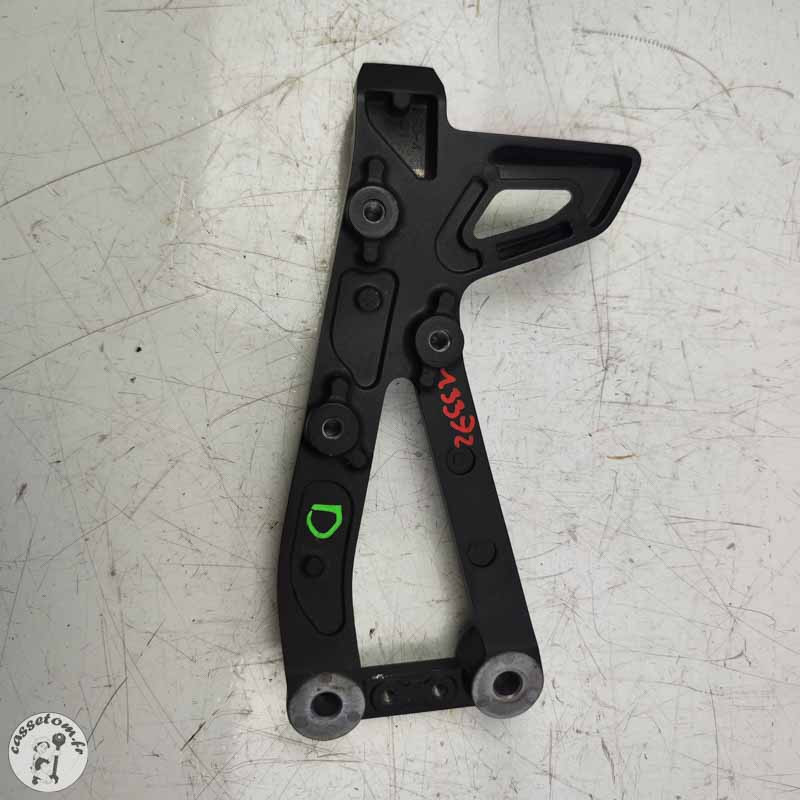 Platine  arrière droit  Yamaha 900 Mt tracer 2023