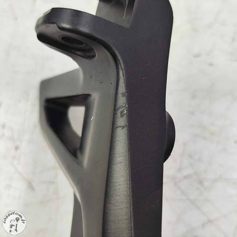 Platine  arrière droit  Yamaha 900 Mt tracer 2023