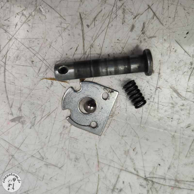 Repose pied arrière droit  Yamaha 900 Mt tracer 2023