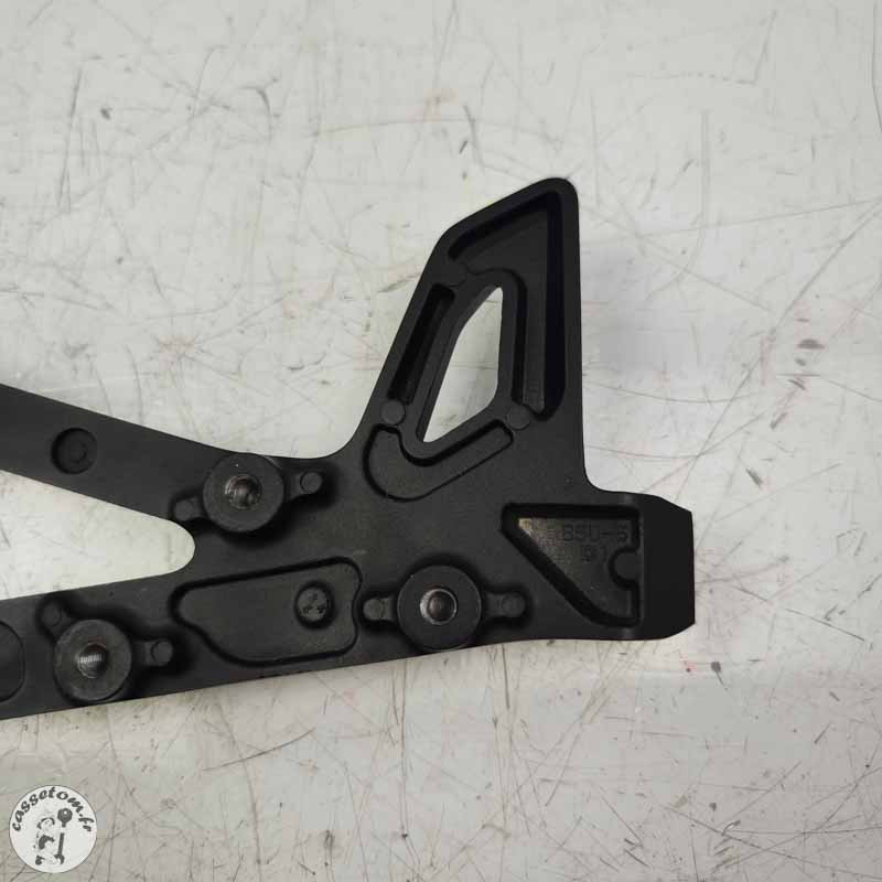 Platine arrière gauche  Yamaha 900 Mt tracer 2023