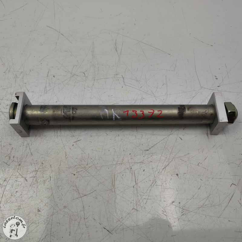 Axe de roue arrière  Yamaha 900 Mt tracer 2023