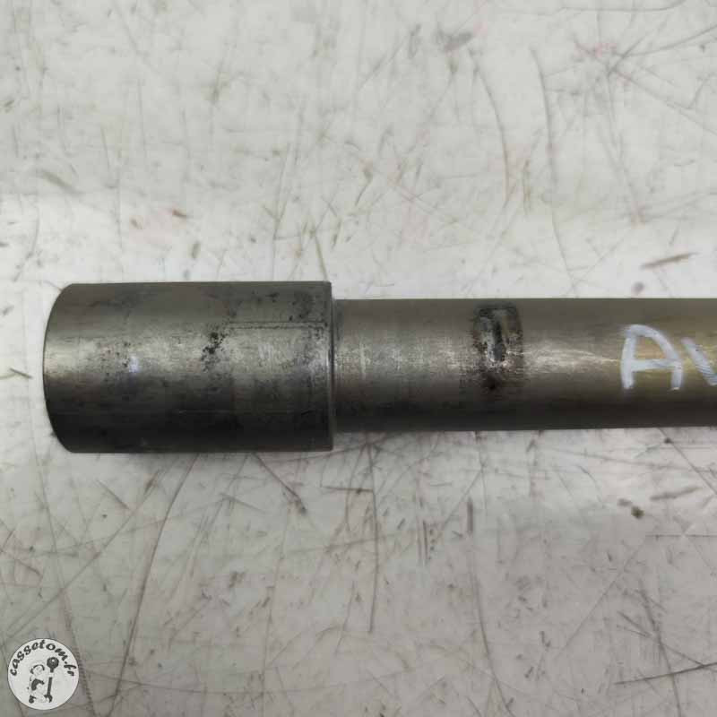 Axe de roue avant  Yamaha 900 Mt tracer 2023