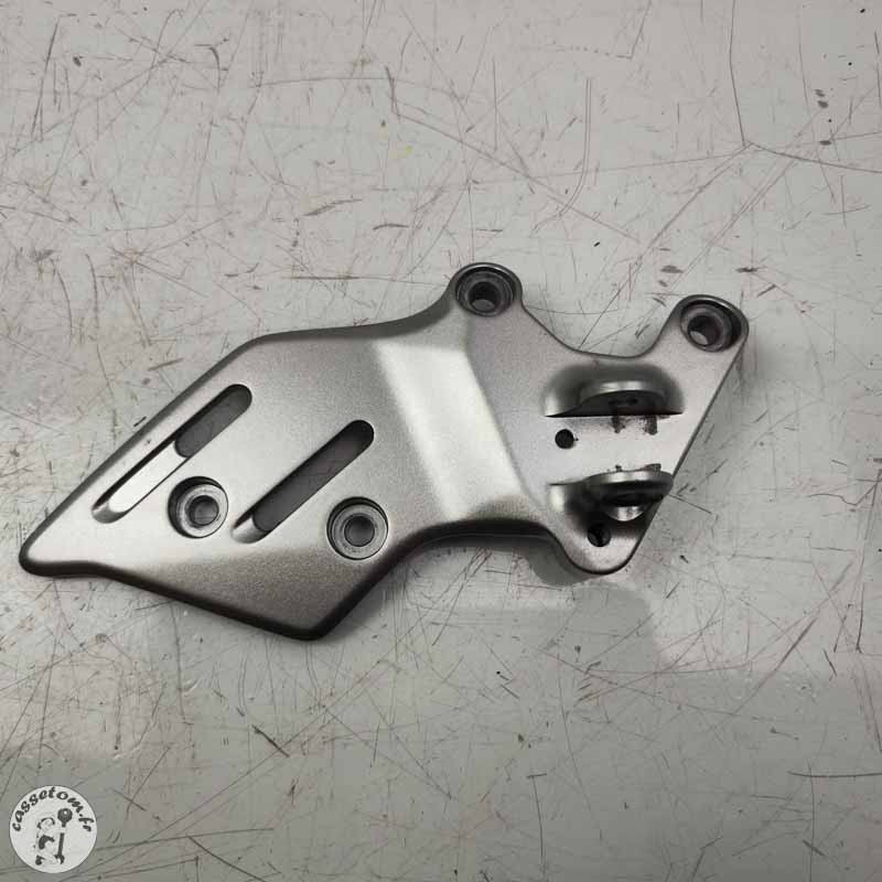 Platine avant droit  Yamaha 900 Mt tracer 2023