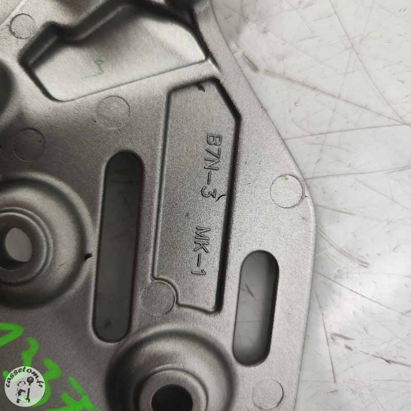 Platine avant droit  Yamaha 900 Mt tracer 2023