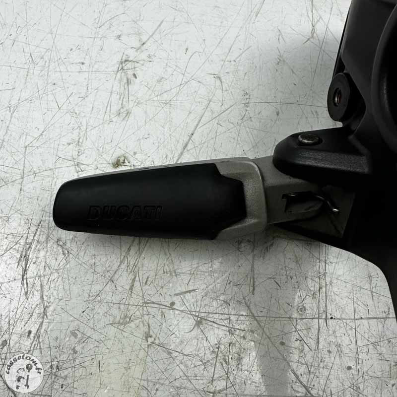 Platine avec repose pied avant gauche  Ducati 1200 Monster 2017