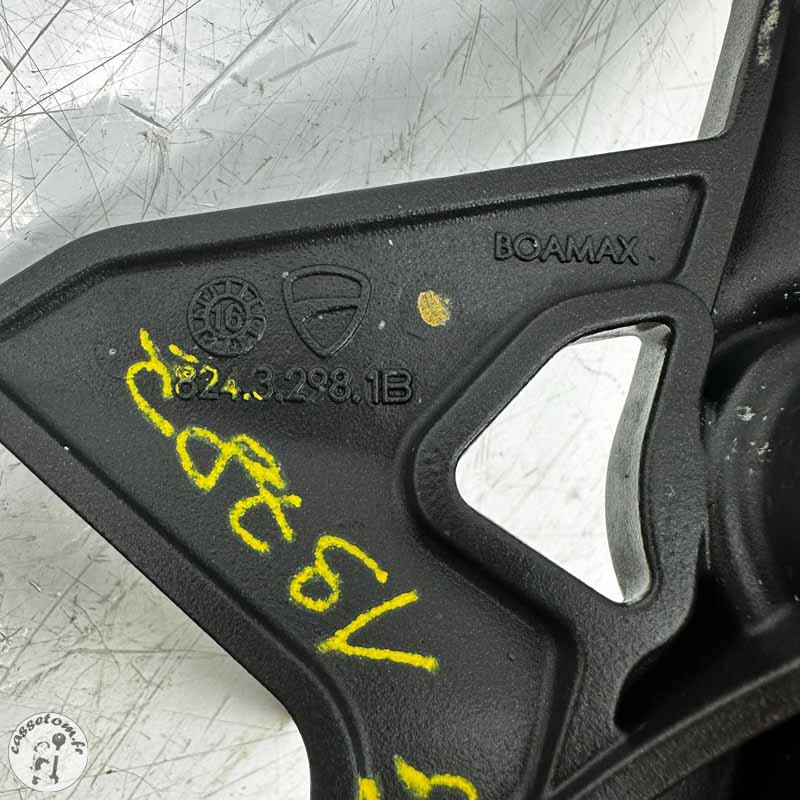 Platine avec repose pied avant gauche  Ducati 1200 Monster 2017