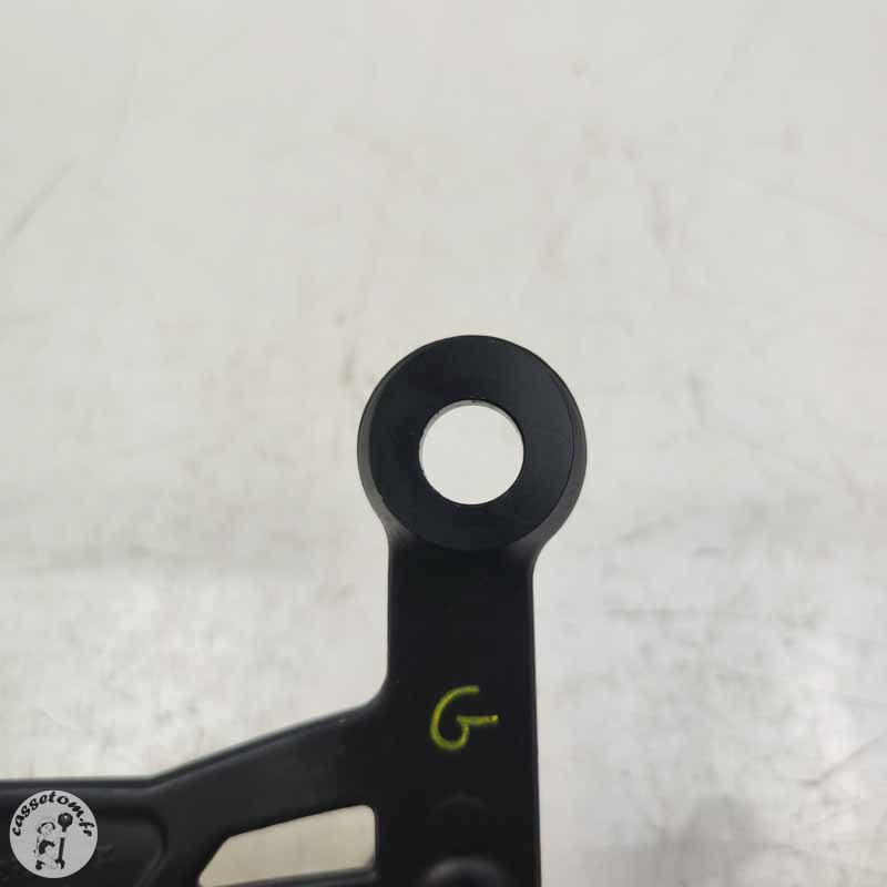 Platine + repose pied avant gauche  KTM 790 duke l 2023