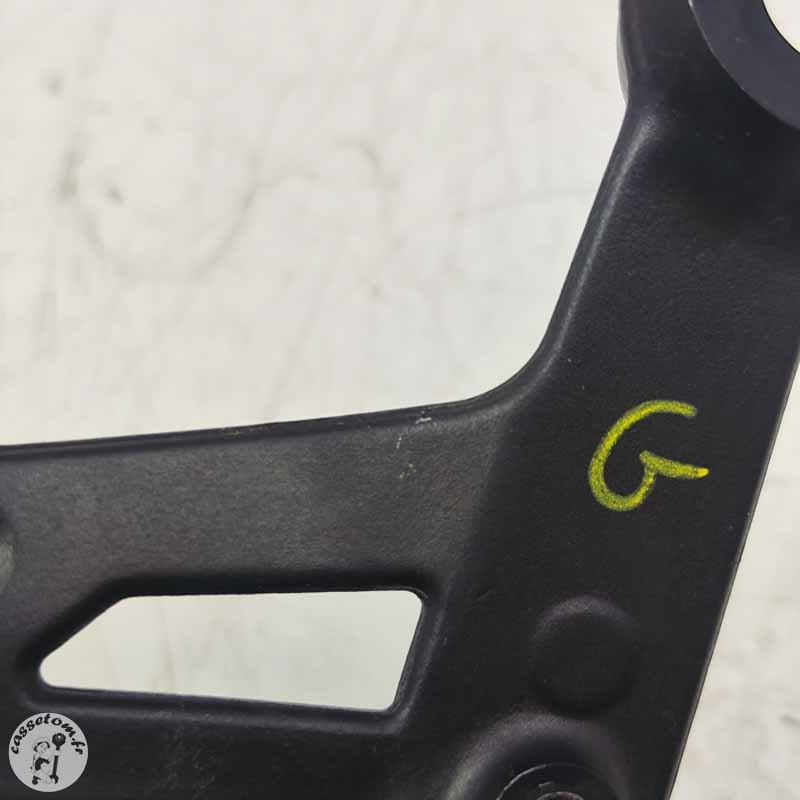 Platine + repose pied avant gauche  KTM 790 duke l 2023