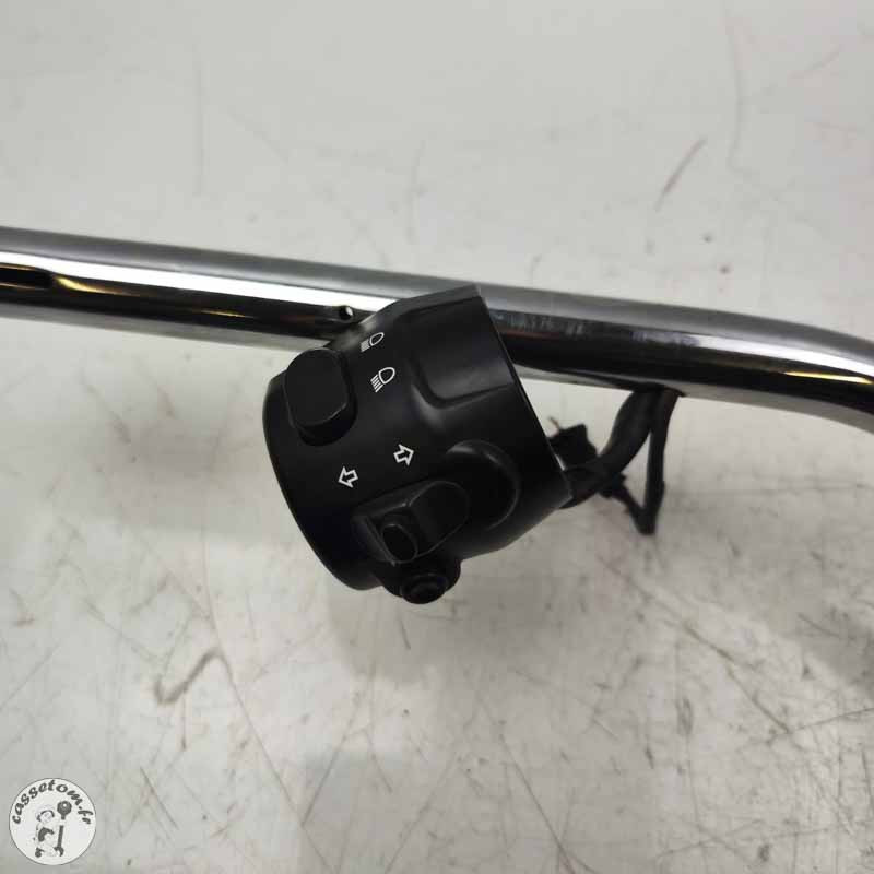 Guidon avec commodos  Triumph 2300 rocket III 2005