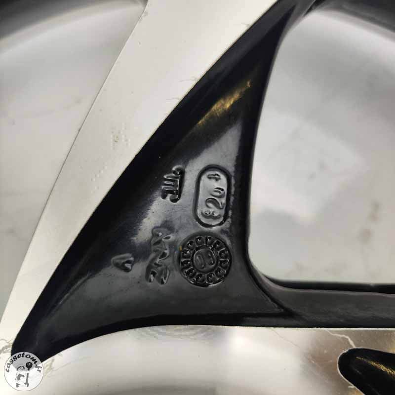 Jante avant  Triumph 2300 rocket III 2005