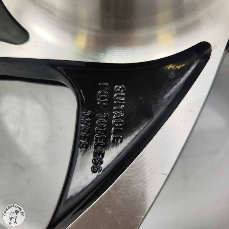 Jante avant  Triumph 2300 rocket III 2005