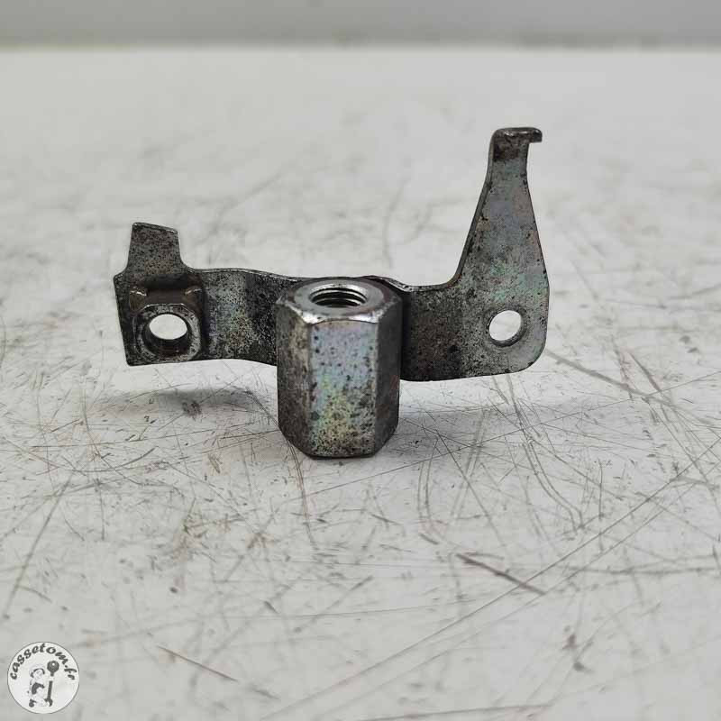 Raccord avec fixation de durites de frein arrière  Triumph 2300 rocket III 2005