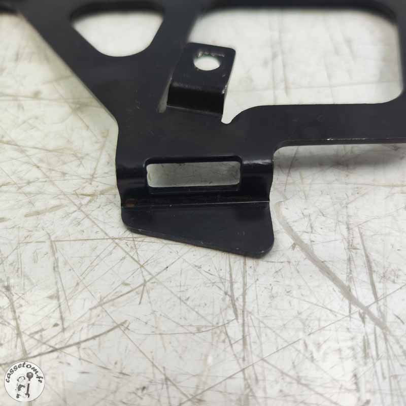 Support supérieur de batterie  Triumph 2300 rocket III 2005