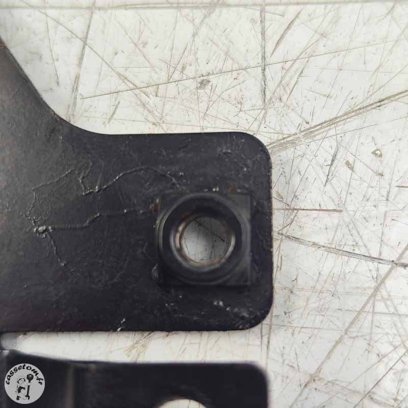 Support supérieur de batterie  Triumph 2300 rocket III 2005