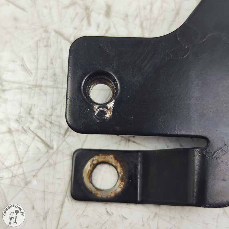 Support supérieur de batterie  Triumph 2300 rocket III 2005