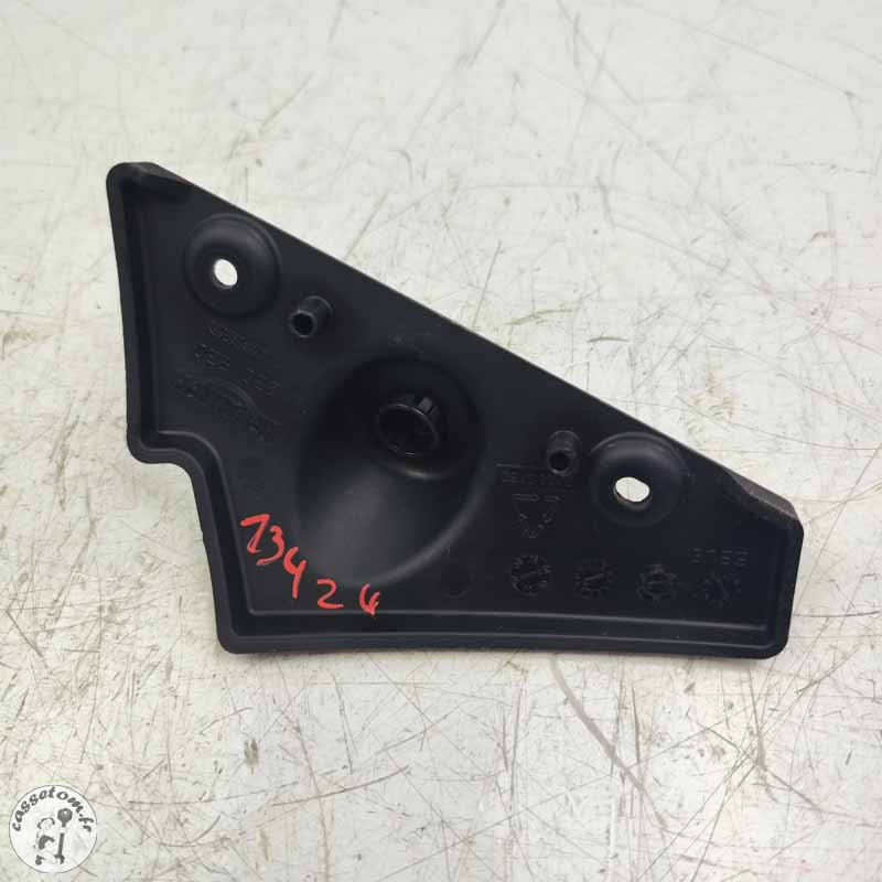 Lot de plastique ( cache cadre )  Triumph 2300 rocket III 2005